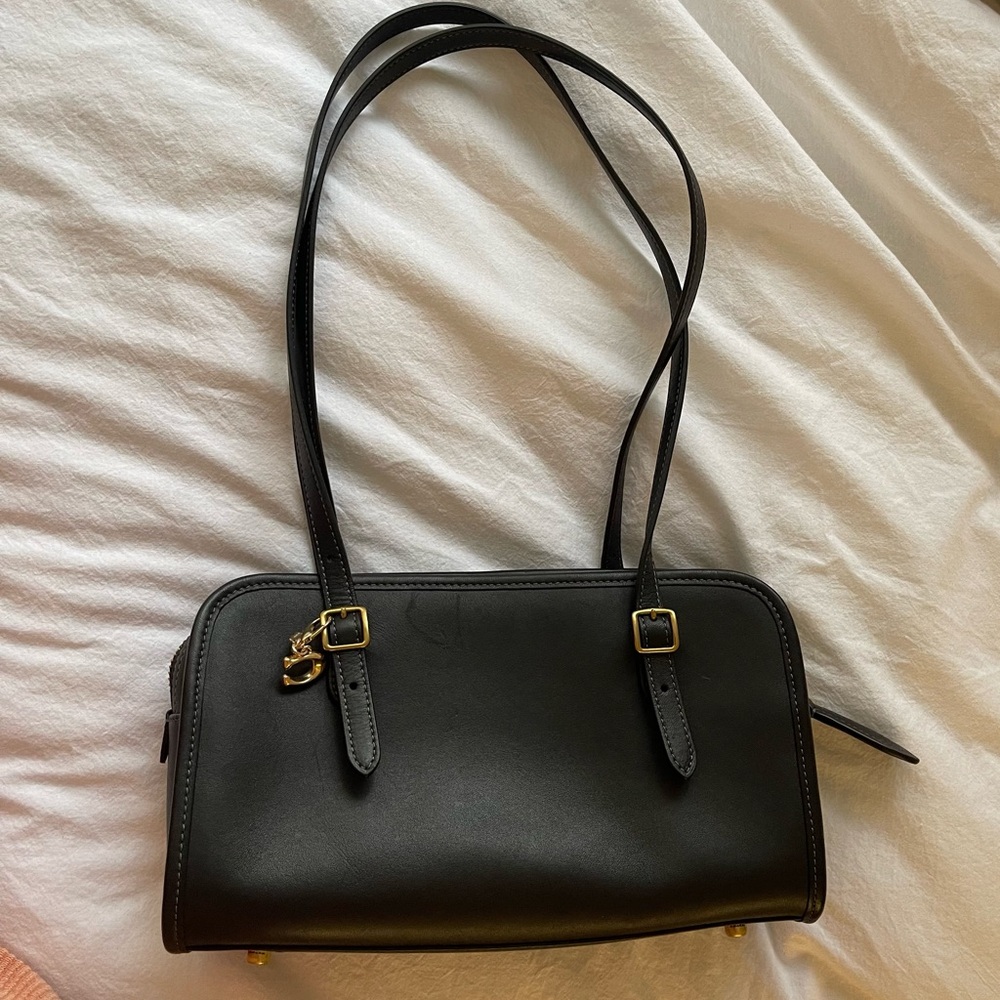 Coach Swing Zip Shoulder Bag